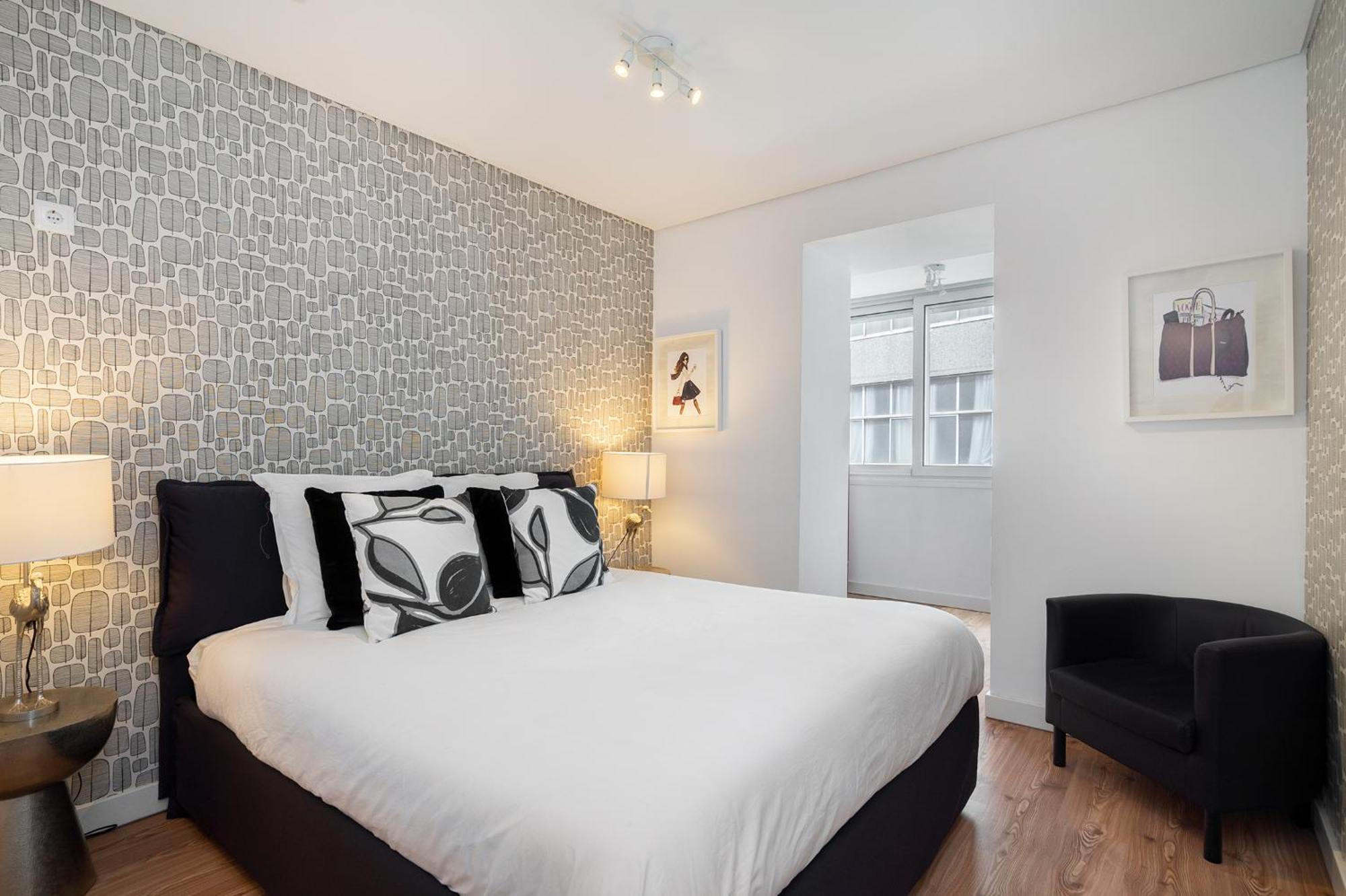 Whome Oasis Extravaganza: Lisbon's Supreme Retreat Appartement Lisboa